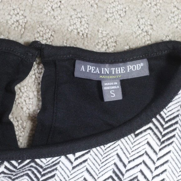 A Pea in the Pod Size Small Chevron Patterned Knee-Length Dress - Picture 3 of 5